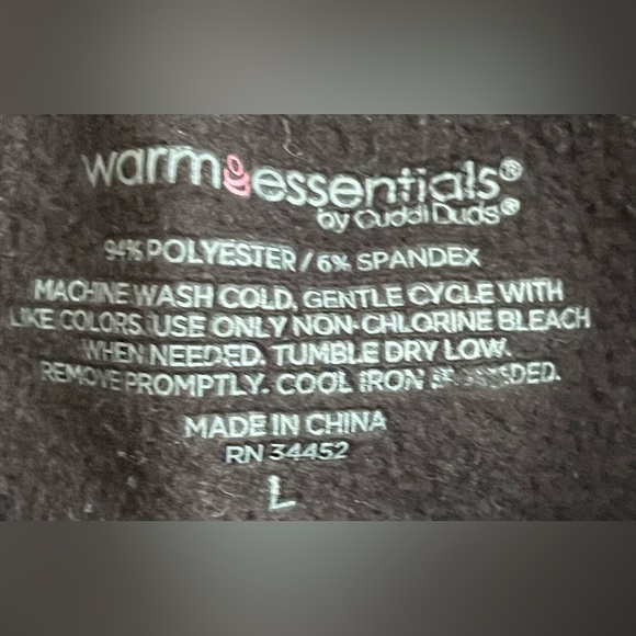 Warm Essentials Women’s Warm Black top With Thumb Holes Size Large - Picture 3 of 3